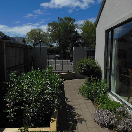 Garden Bed And Breakfast Крайстчърч Екстериор снимка