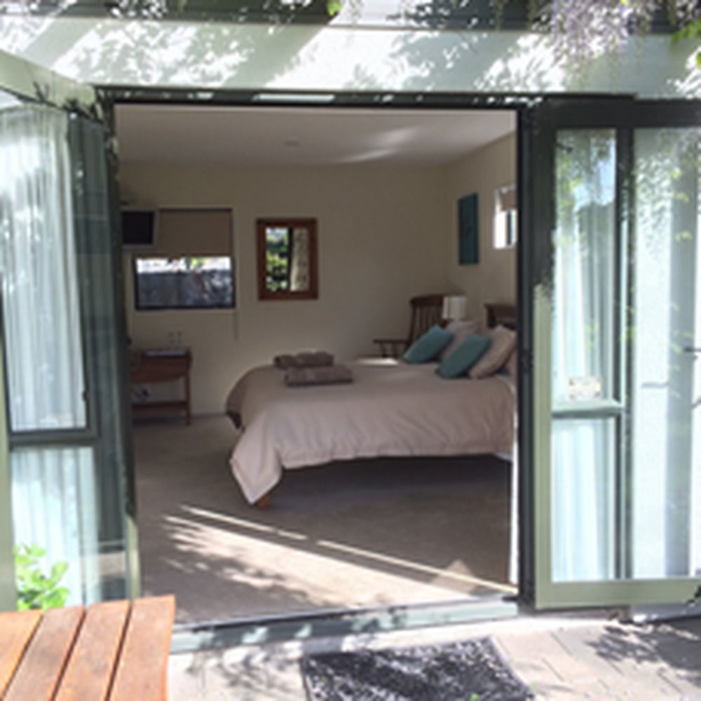 Garden Bed And Breakfast Крайстчърч Екстериор снимка